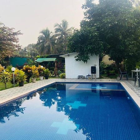 Humming Bird Beach Resorts Алібаґ Екстер'єр фото