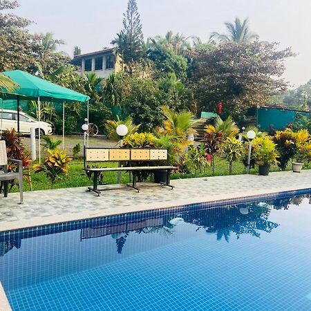 Humming Bird Beach Resorts Алібаґ Екстер'єр фото